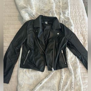 NWOT faux leather cropped faux leather moto jacket